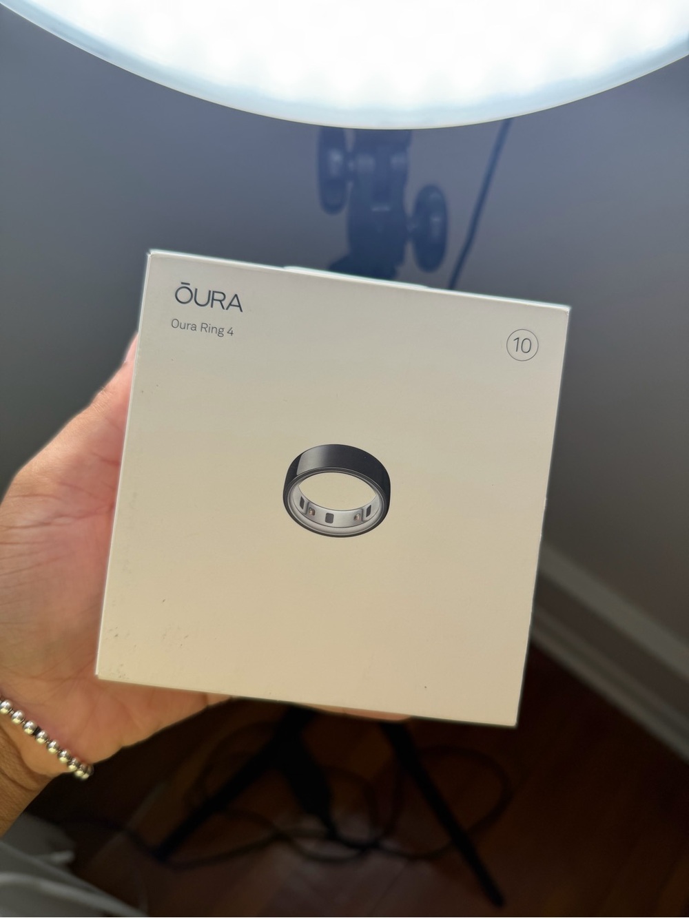 Oura Ring 4 - Black and Silver Finish